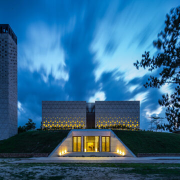 Architectural Fusion: Aman Mosque in Narayanganj, Bangladesh