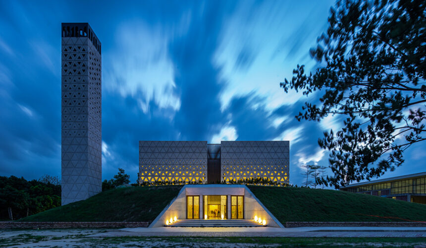 Architectural Fusion: Aman Mosque in Narayanganj, Bangladesh