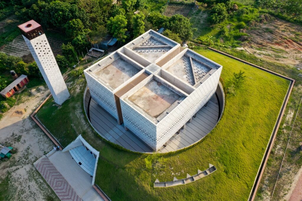 Architectural Fusion: Aman Mosque in Narayanganj, Bangladesh-sheet1