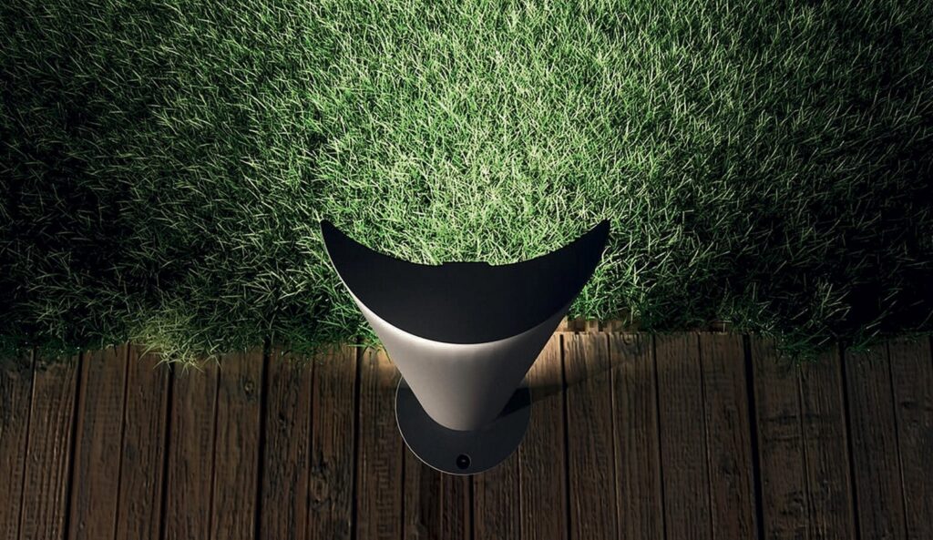 Bollard Brilliance: iGuzzini's Illuminating Outdoor Spaces-Sheet1