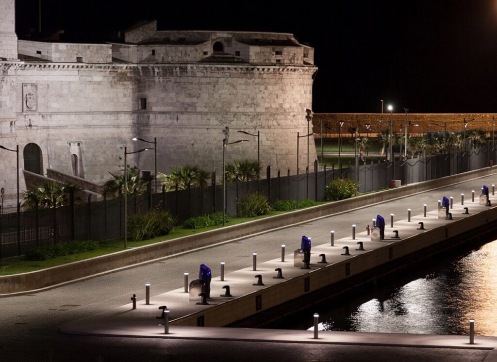 Bollard Brilliance: iGuzzini's Illuminating Outdoor Spaces-Sheet5